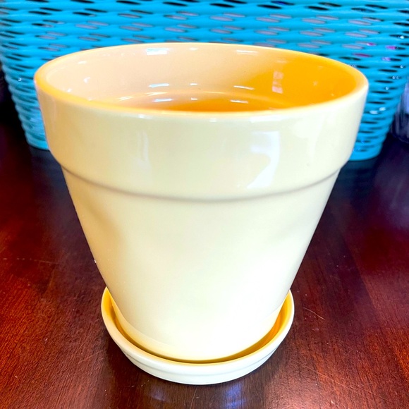 NWOT Rae Dunn "JUST HATCHED" Yellow Ceramic Flower Pot Plant - Picture 3 of 4